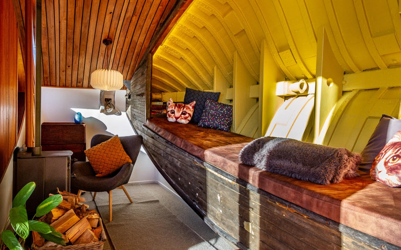 GlynHubbard_Iona-lounge-1600x1000_c